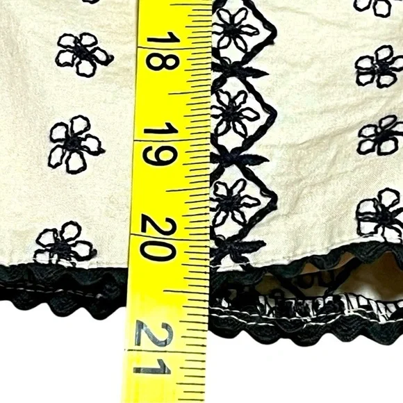 Nanette Lepore Black and Cream Embroidered Skirt - Picture 10 of 10